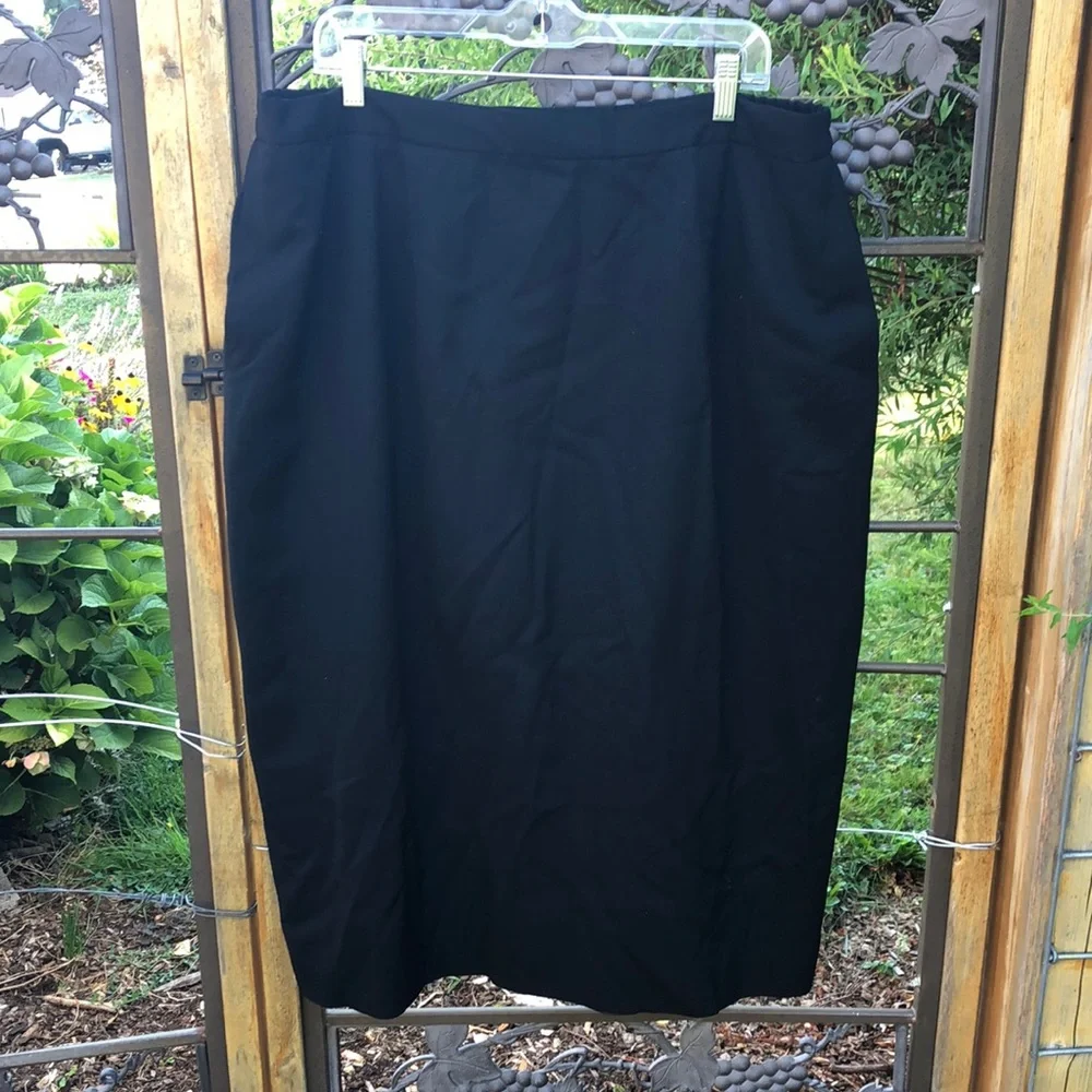 Ellen Kaye for Nordstrom black wool lined skirt with kick pleat size 18-…